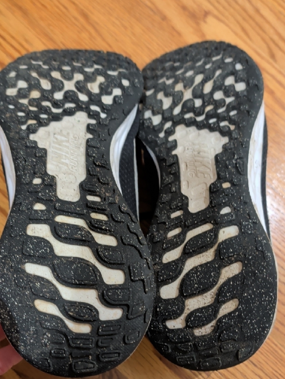 Black Nike Athletic Sneakers Size 11. - Picture 4 of 4